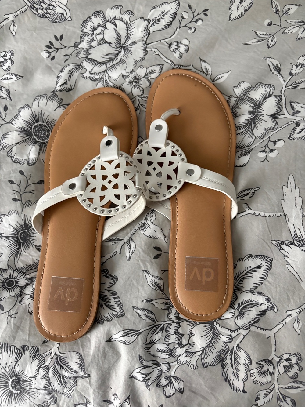 DV by Dolce Vita White Leather Mandala Thong Sandals with Tan Footbed